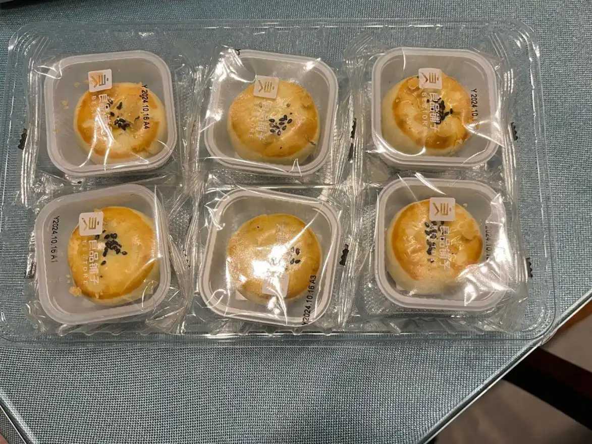 告別人工,擁抱高效:呂工機(jī)械自動(dòng)化解決方案,破解蛋黃酥、月餅量產(chǎn)難題