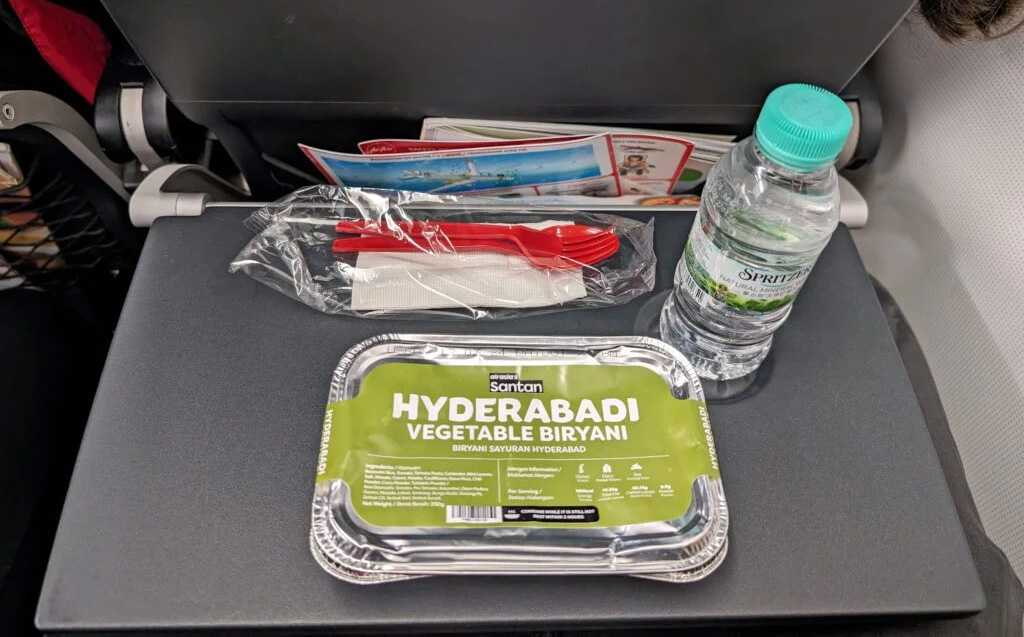 超越包裝,智馭云端味覺的精密藝術——呂工機械全自動航空餐盒包裝生產(chǎn)線